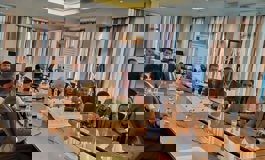 هائل سعيد أنعم تخرج أول دفعة لبرنامج المحترفين الشباب باليمن